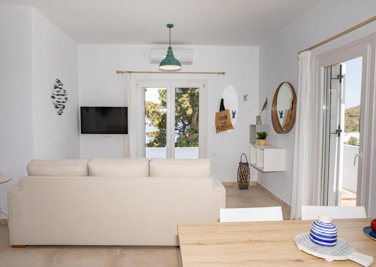 Vila Sunny Bay Agia Marina  Exteriér fotografie